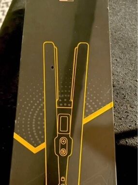 2-in- 1 Hair Straightener And Curler Brand New